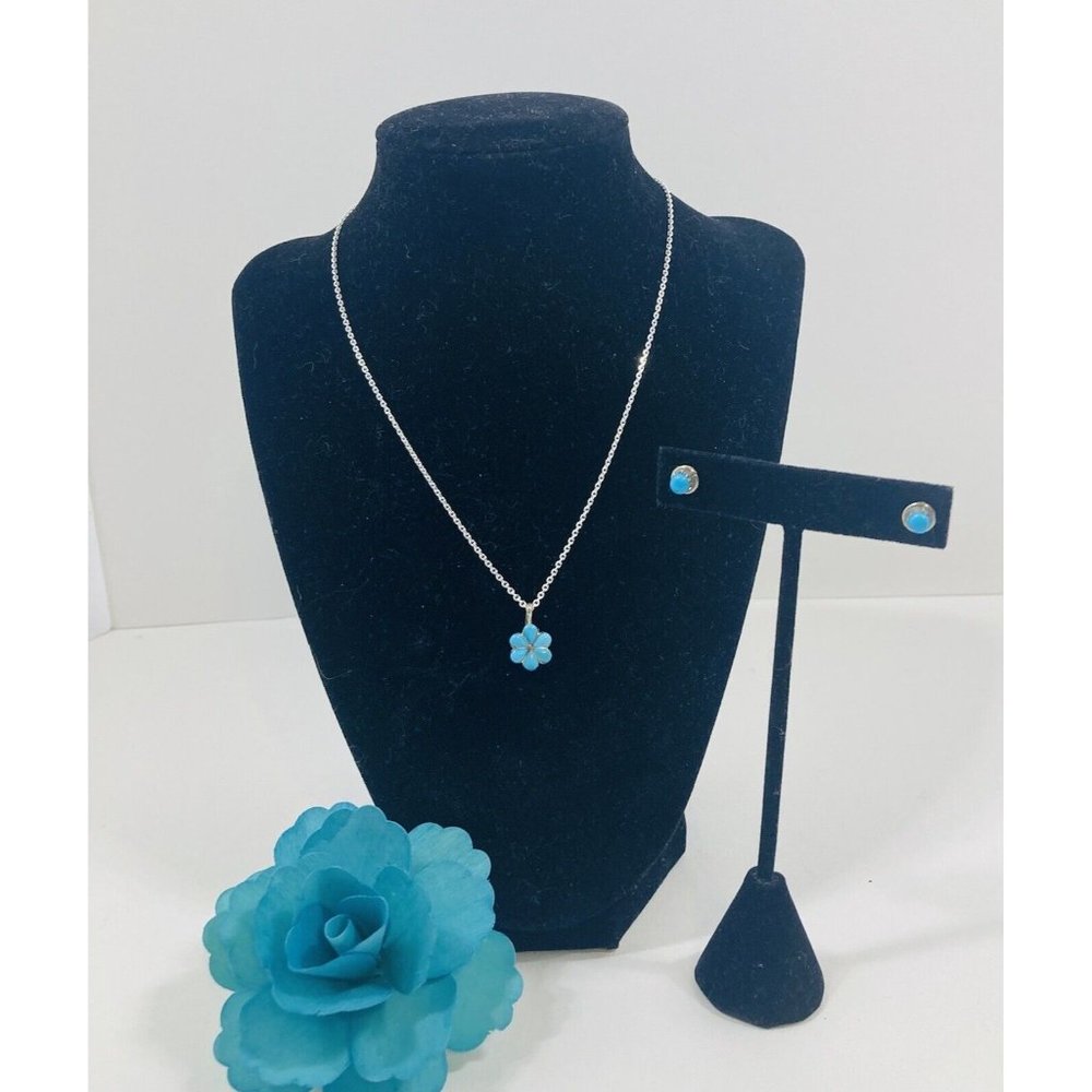 Vintage Minimalist Turquoise Flower Pendant Necklace & 5mm Round Stud Earrings